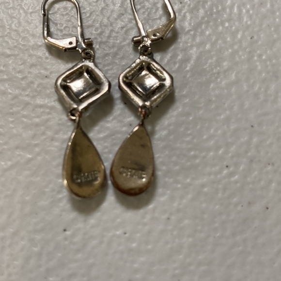 CAROLEE SILVER TONE CLEAR CRYSTAL DROP EARRINGS DROP 1-1/2' AND BRACELET. - Picture 6 of 7